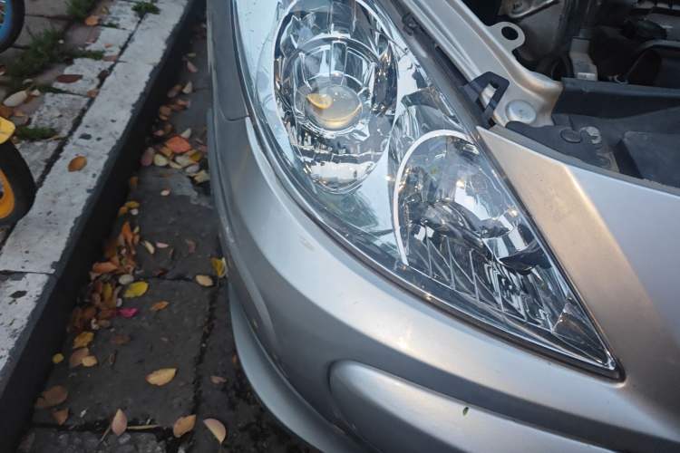 Used Peugeot 307 2010 Sedan 1.6L Automatic Comfort Edition Right Front Headlight