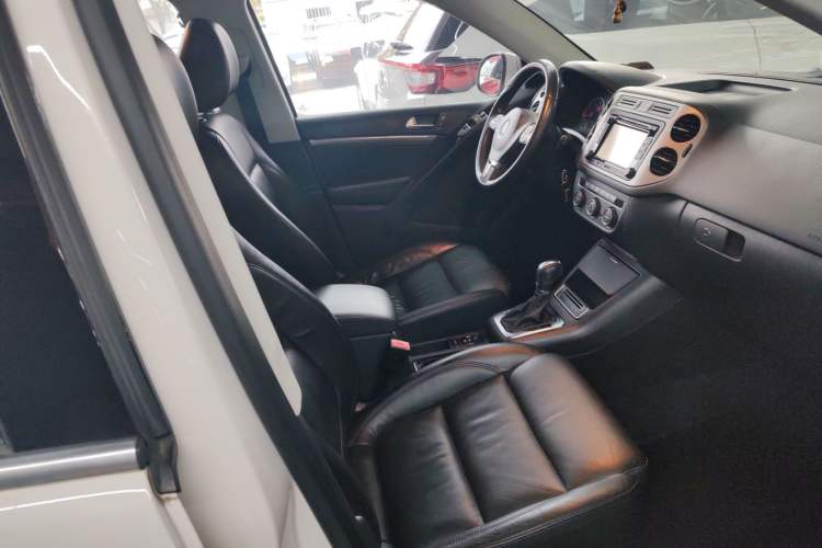 Used Volkswagen Tiguan L 2013 1.8TSI Automatic Two-Wheel Drive Luxury Model
