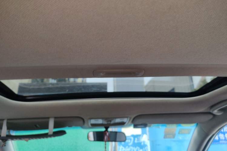 Used Kia K2 2012 Sedan 1.6L Automatic Transmission Premium Commemorative Edition Headliner