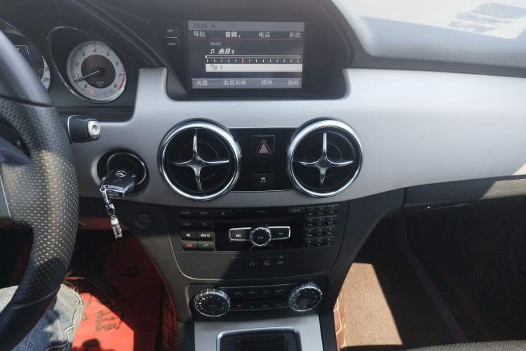 Used Mercedes-Benz GLK-Class 2014 GLK 260 4MATIC Dynamic Model Audio And AC Panel