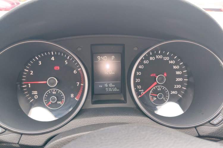 Used Volkswagen Golf 2012 1.6L Automatic Comfort Model Instrument Cluster