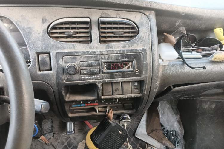 Used Dongfeng Xiaokang K07II 2013 1.0L Base Version Audio And AC Panel