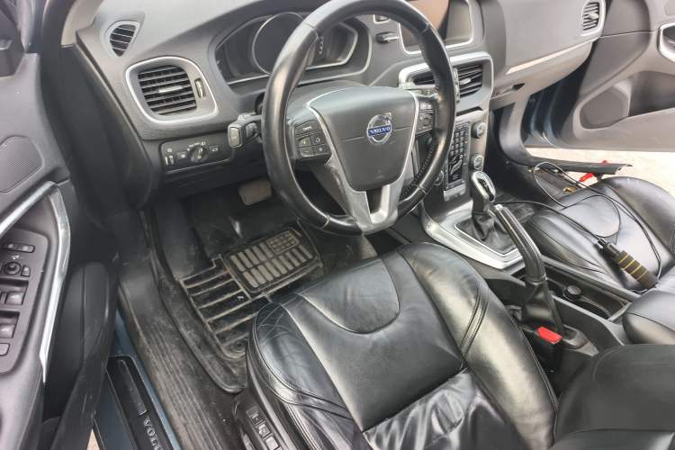 Used Volvo V40 2013 2.0T Zhiya Edition