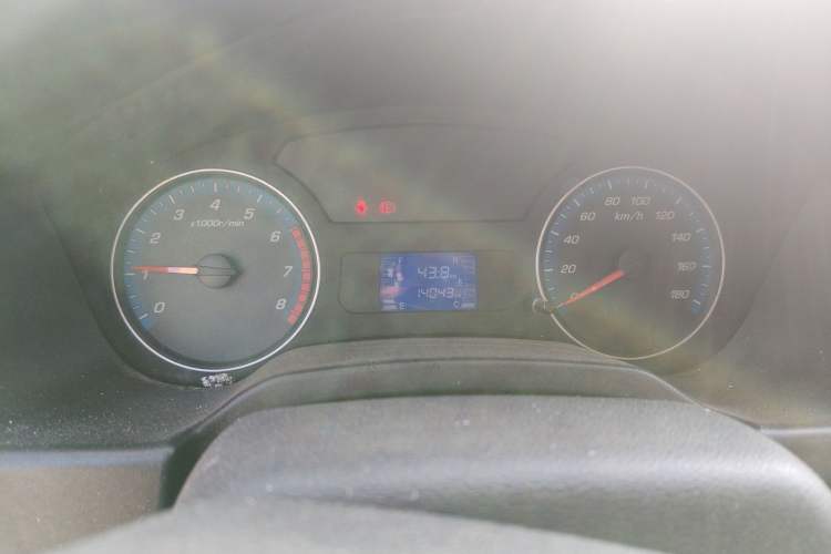 Used CHANGAN KAICHENG Shenqi F30 2018 1.5L Comfort Trim Short Wheelbase DAM15L Instrument Cluster