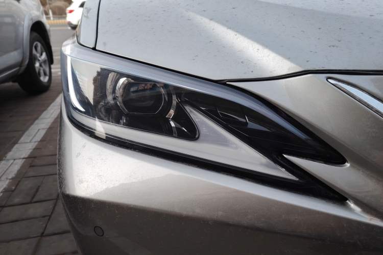 Used Lexus ES 2024 200 Premium Edition Right Front Headlight