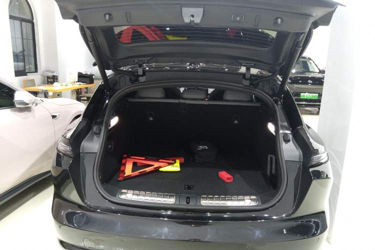 Used Nio ET5T 2025 75 kWh Touring
