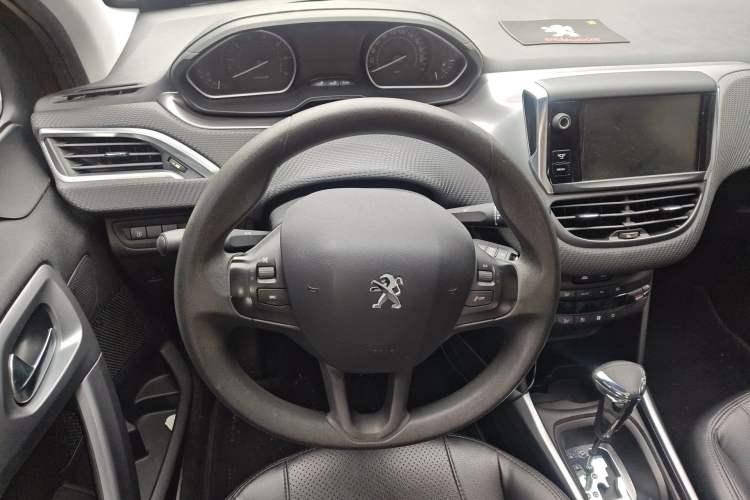 Used Peugeot 2008 2014 1.6L Automatic Fashion Edition Steering Wheel