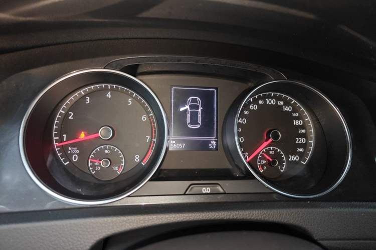 Used Volkswagen Golf 2017 1.6L Automatic Comfort Million-Vehicle Anniversary Edition