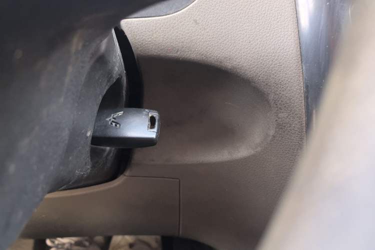 Used Wuling Rongguang V 2016 1.5L Practical Version Vehicle Key