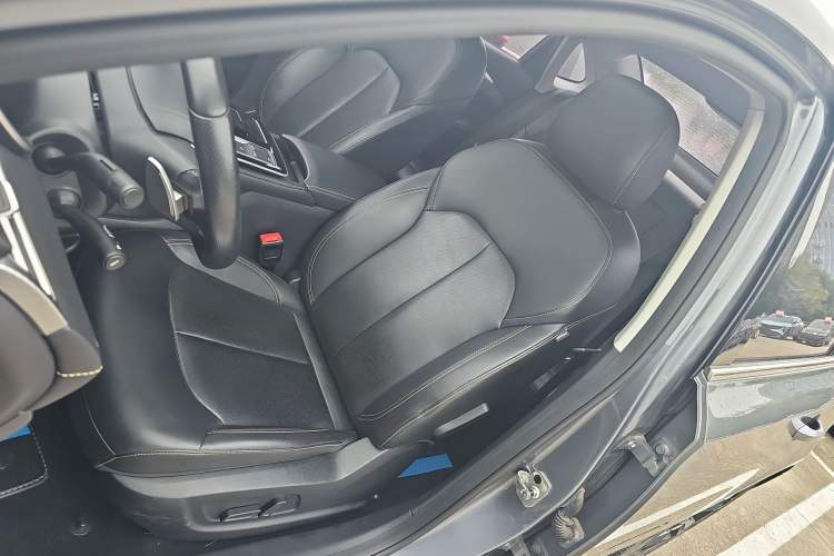 Used Roewe i6 MAX 2020 300TGI Automatic "Swell Cool Smart Drive" Edition
