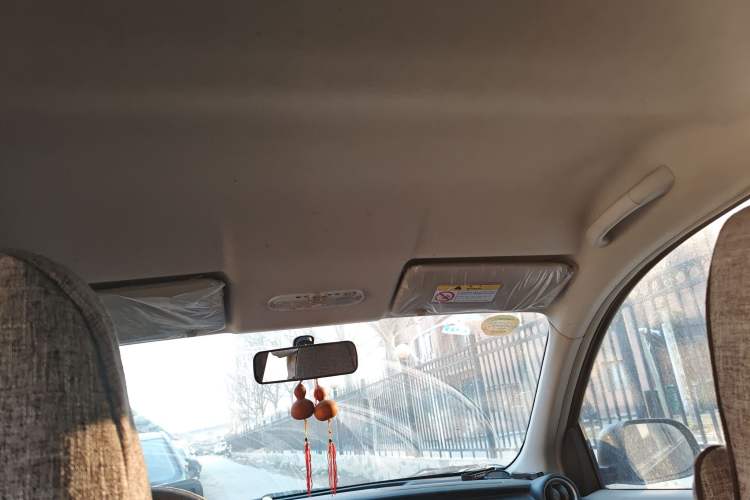 Used Venucia R30 2014 1.2L Manual Enjoyment Edition