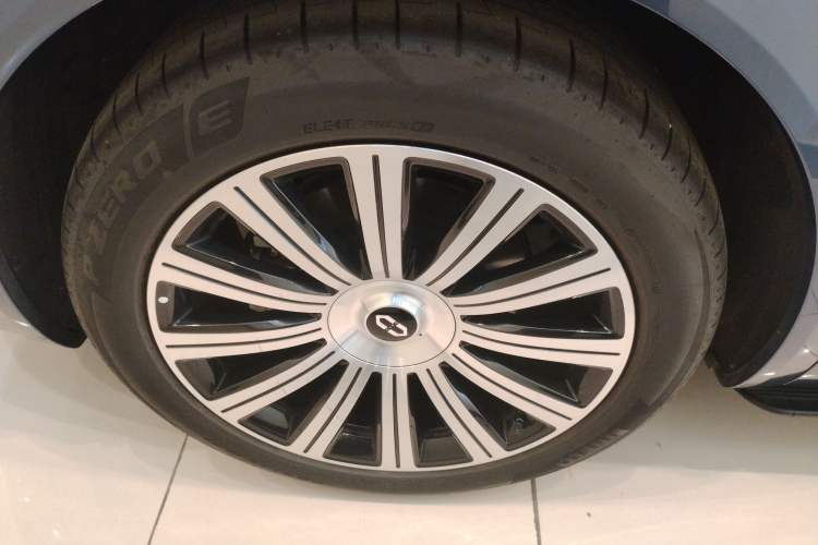 Used Hima AITO M7 2026 Model Range-Extending Ultra All-Wheel Drive 5-Seater Version Exterior 5