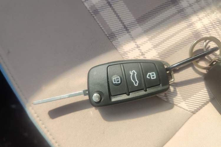 Used Chery QQ Ice Cream 2024 120km Milkshake Vehicle Key