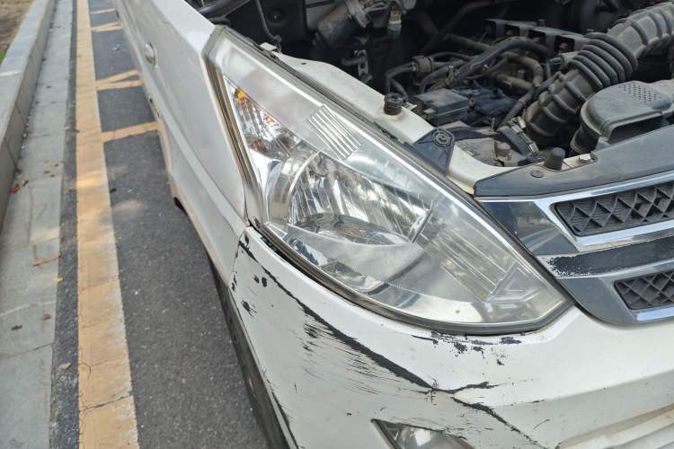 Used Wuling Rongguang V 2015 1.5L Standard Version Right Front Headlight