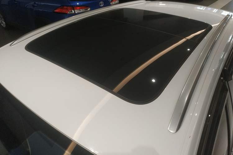 Used Volkswagen C-TREK 2018 230TSI DSG Luxury Version
