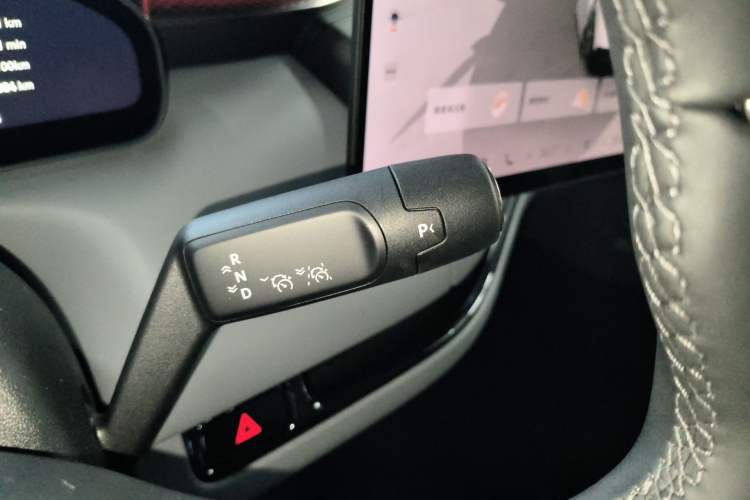 Used Zeekr MIX 2025 Intelligent Driving Version
