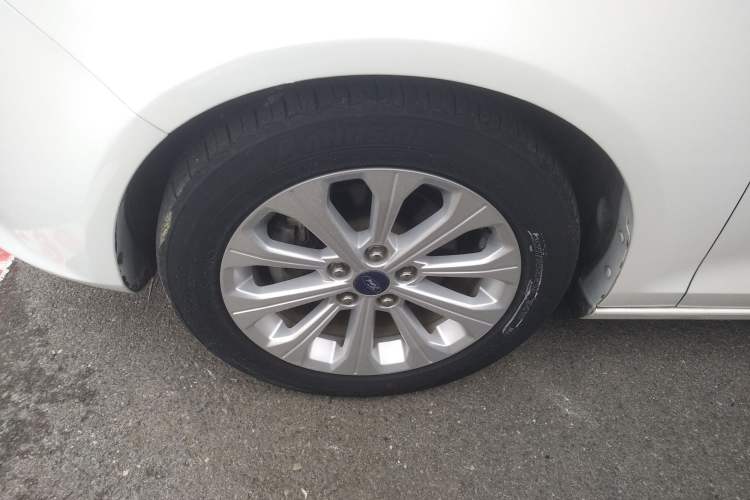 Used Ford Escort 2015 1.5L Manual Fashion Edition
