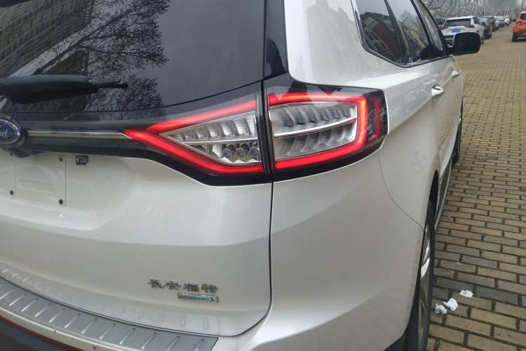 Used Ford Edge 2016 EcoBoost 245 Two-Wheel-Drive Titanium 7-Seater