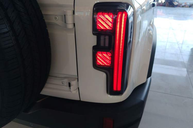 Used BAIC Off-Road BJ40 Electric Drive 2025 Standard Edition
