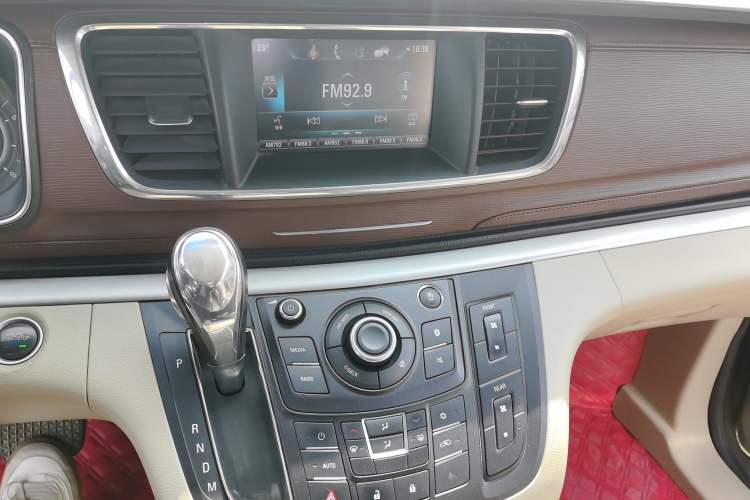 Used Buick GL8 2018 28T Luxury Model China VI Standard Audio And AC Panel