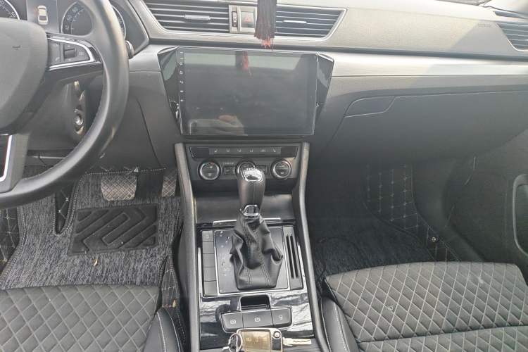 Used Skoda Superb 2016 TSI330 DSG Innovation Edition
