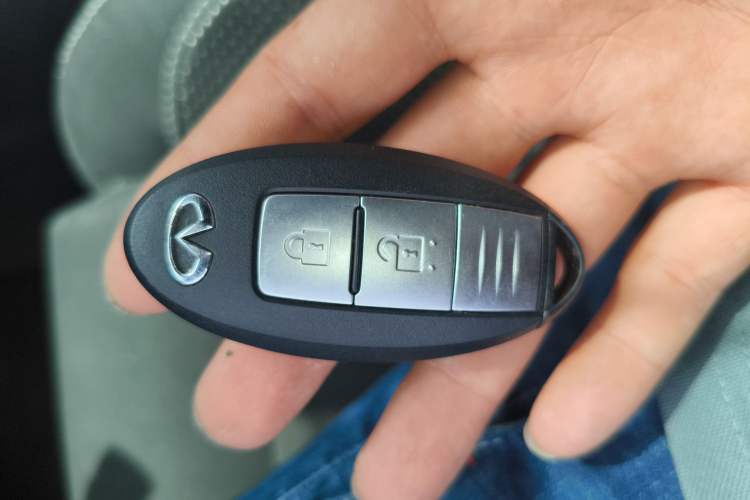 Used Infiniti ESQ 2014 1.6L Spontaneous Edition Vehicle Key