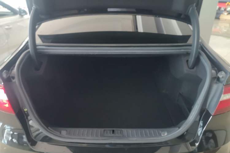 Used Ford Taurus 2017 EcoBoost 180 Luxury Model