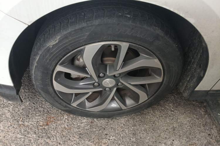 Used Buick Velite 6 2024 450km Range Commuter Version Left Front Wheel Hub