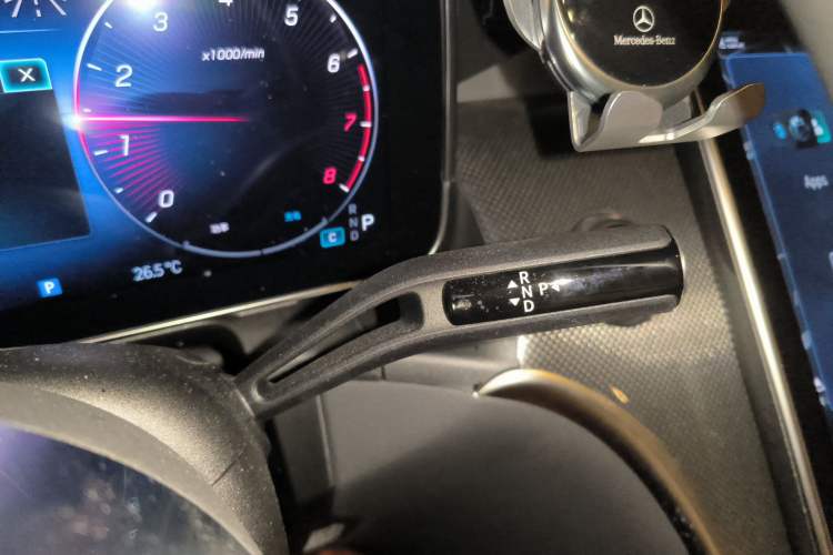 Used Mercedes-Benz GLC 2023 Facelift GLC 260 L 4MATIC Dynamic Version 5 Seats Gear Lever