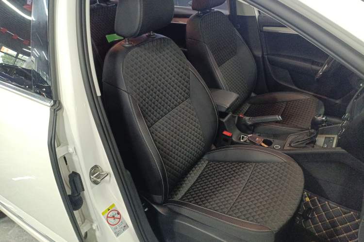 Used Skoda Octavia 2019 TSI230 DSG SmartDrive Luxury Edition China V Standard Right Front Seat