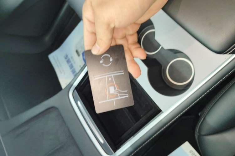 Used Tesla Model Y 2023 Long-Range All-Wheel-Drive Version
