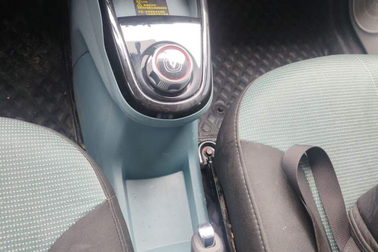 Used CHANGAN OSHAN Benni E-Star 2021 National Edition Colorful Version Lithium Iron Phosphate (31.86 kWh) Gear Lever