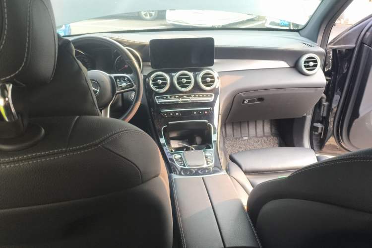 Used Mercedes-Benz GLC 2020 GLC 260 L 4MATIC Dynamic Model