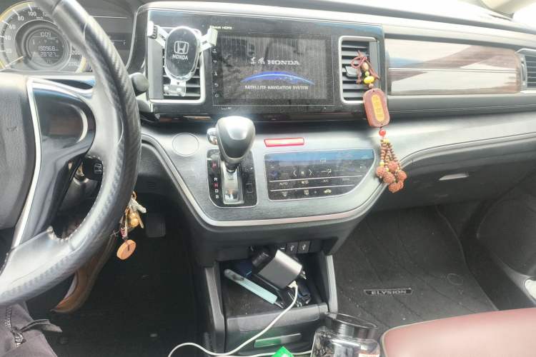 Used Honda Elysion 2016 2.4L Classic Edition
