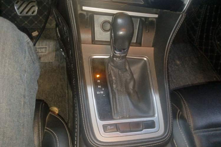 Used MG 6 2017 20T Automatic Luxury Smart Connect Version China V Standard Gear Lever