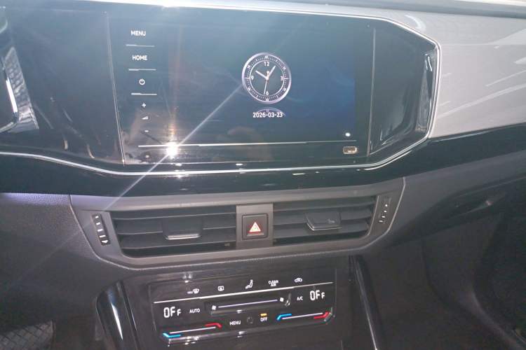 Used Volkswagen Tayron 2020 330TSI Two-Wheel Drive Luxury Smart Connectivity Version Audio And AC Panel