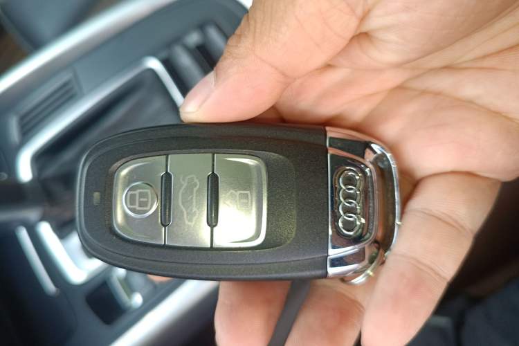 Used Audi Q5 2017 Plus 40 TFSI Technology Model Vehicle Key