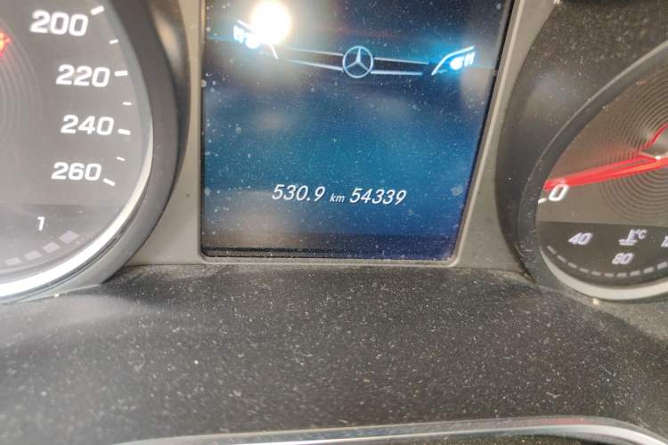 Used Mercedes-Benz C-Class 2019 C 180 L Dynamic Sports Edition Odometer Close Up