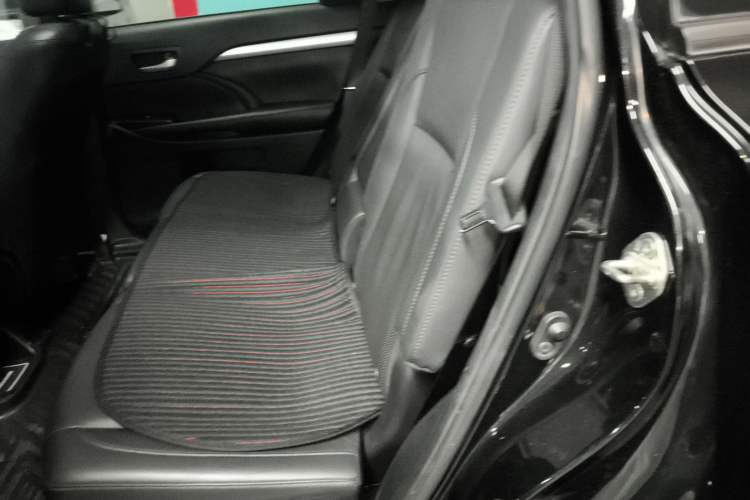 Used Toyota Highlander 2018 2.0T Four-Wheel Drive Luxury Version 7 Seats China VI Standard
