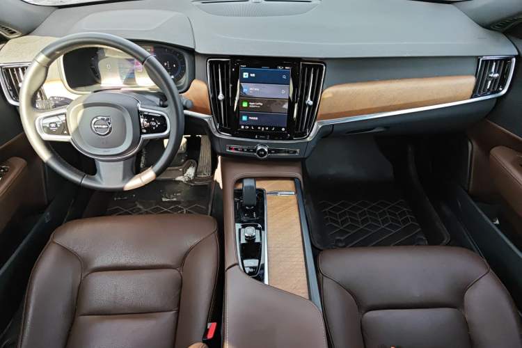 Used Volvo S90 2024 B5 Zhiyi Luxury Edition
