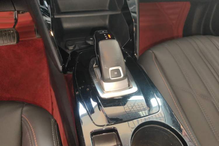 Used Peugeot 2008 2022 230THP THE ONE Gear Lever