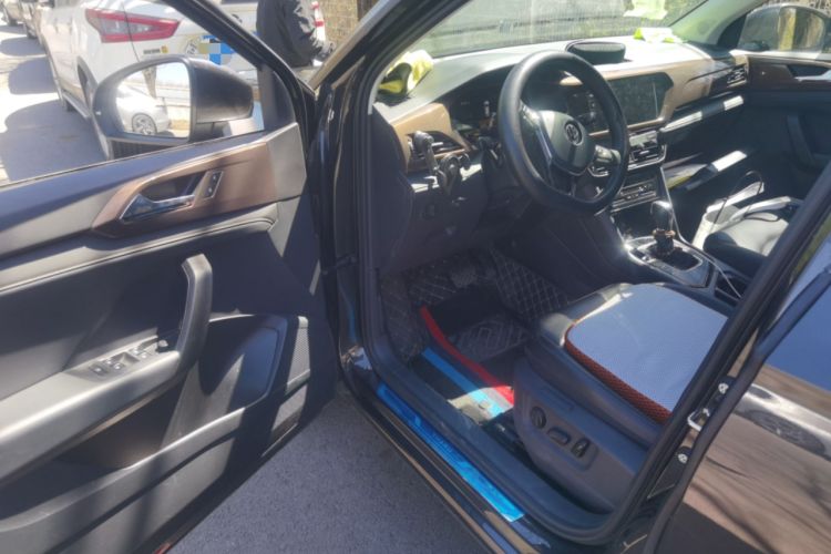 Used Volkswagen Tharu 2022 280TSI Two-Wheel-Drive Luxury Edition Driver Seat