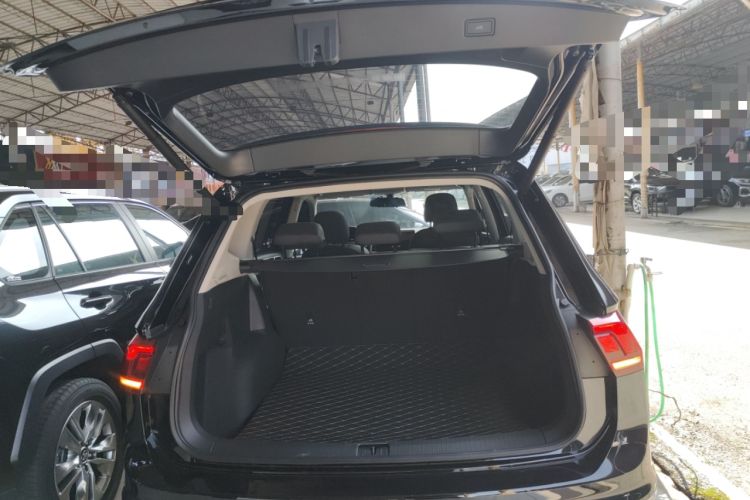 Used Volkswagen Tiguan L 2024 Outstanding Model 300TSI Automatic Two-Wheel Drive Longteng Edition
