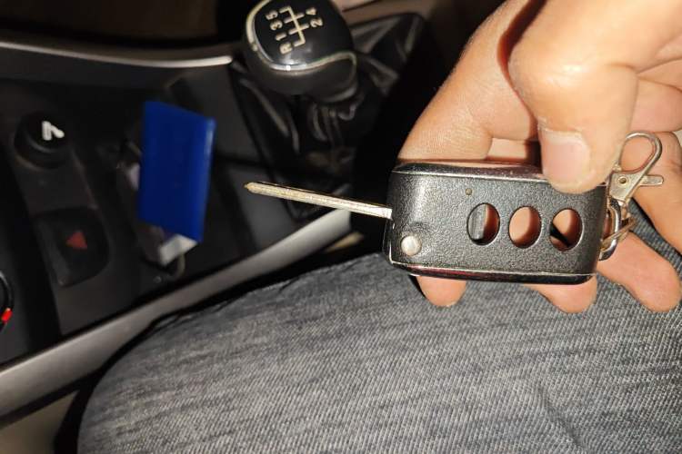 Used Baojun 630 2013 1.5L manual standard version
