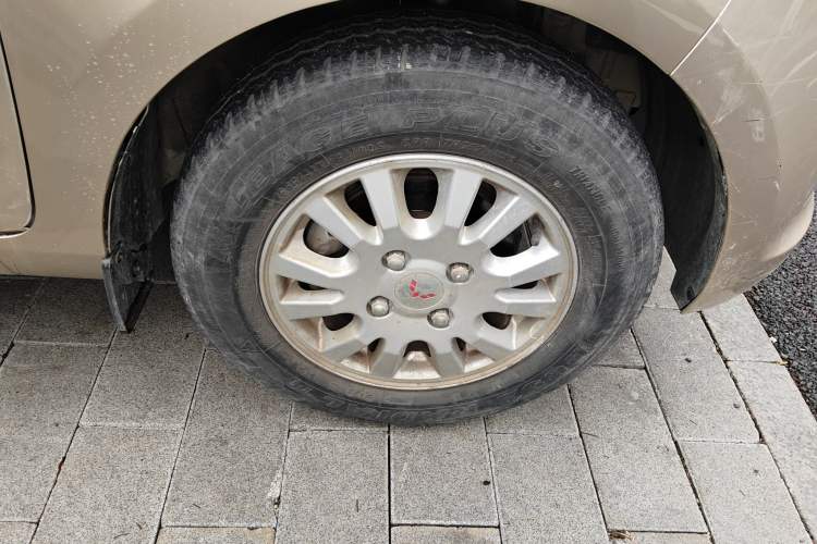 Used Wuling Rongguang V 2018 1.5L Standard Version
