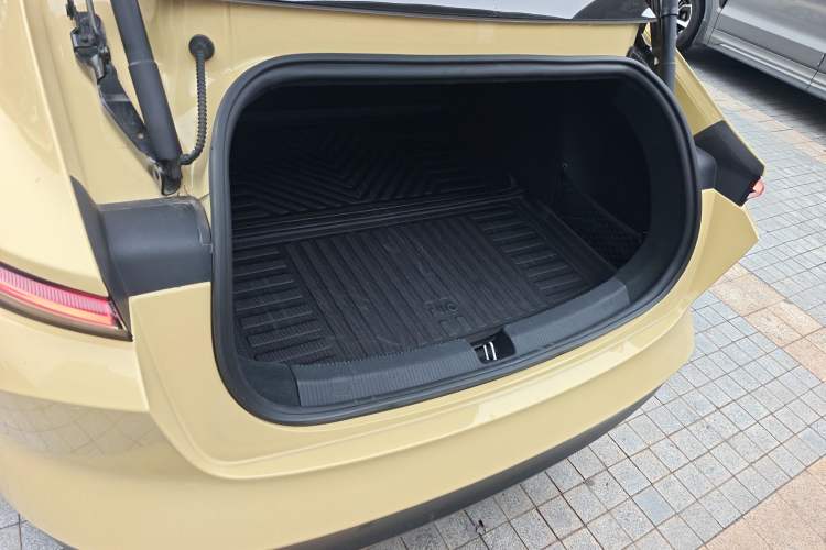 Used Nio ET5 2022 75 kWh Trunk