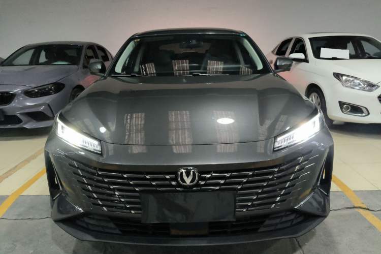 Used CHANGAN Eado 2025 Blue Whale 1.5T 500Bar Prestige Model
