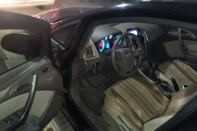 Used Buick GT 2010 GT 1.6L Manual Entry-Level Model
