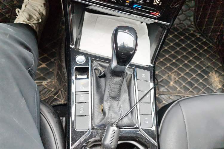 Used Volkswagen Passat 2020 330TSI Elite Edition China VI
