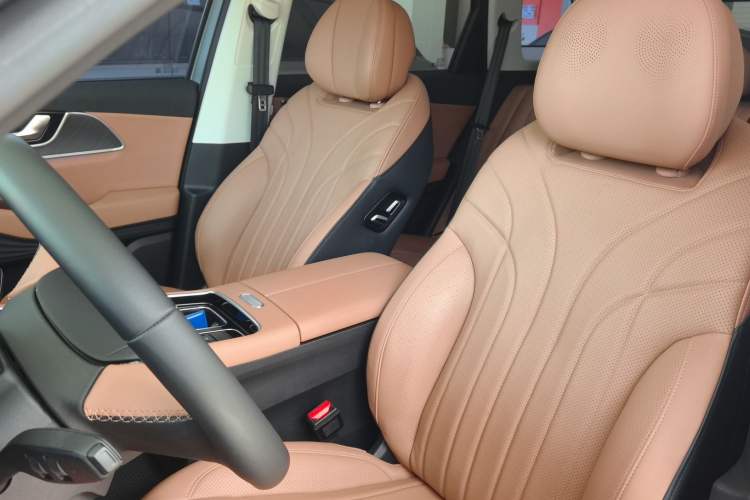 Used Chery Tiggo 8 L 2024 2.0T Two-Wheel Drive Prestige Version 5 Seats